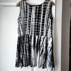 Bobeau Womens black and white tank top XL